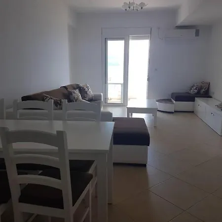 Krystyna Apartment- Near The Beach Apartament Saranda