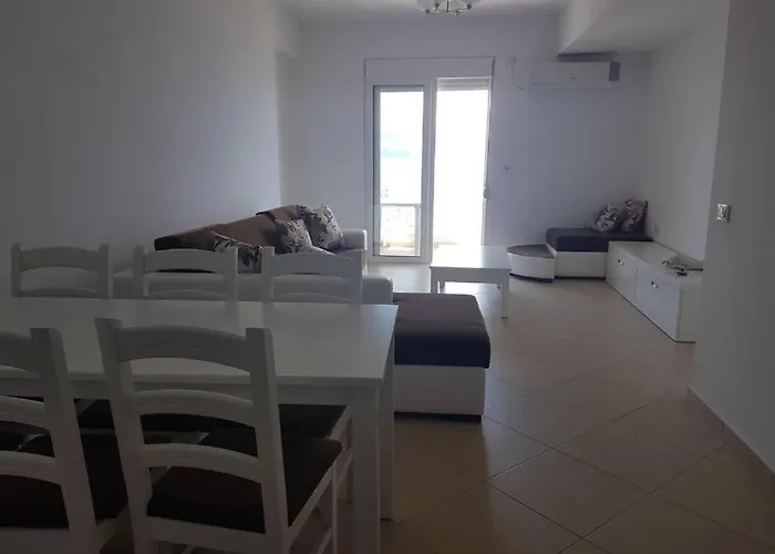 Krystyna Apartment- Near The Beach Apartament Saranda